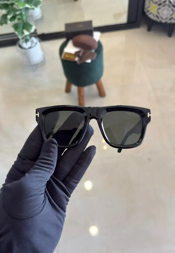 TOMFORD SHINE BLACK GREEN